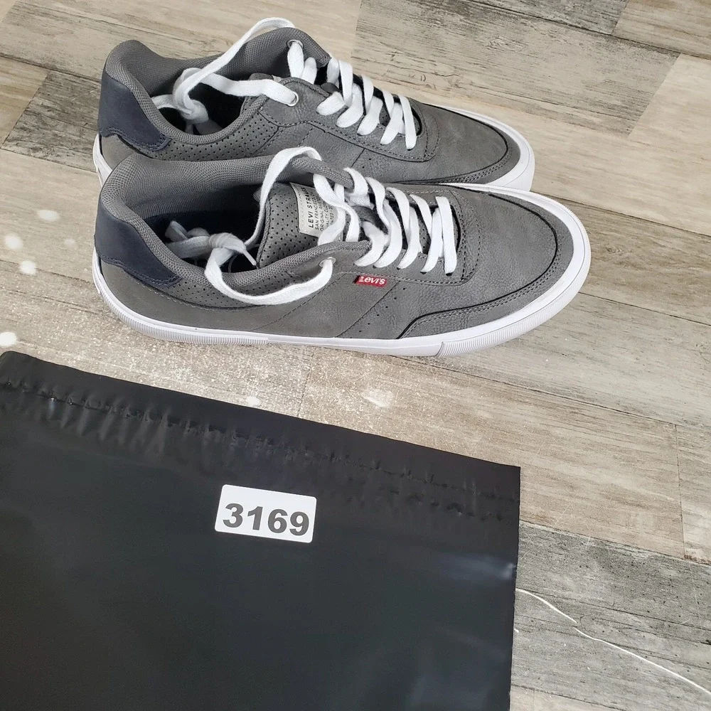 Levis Munro SC Shoes Mens Sz 9 Athletic Gray White Lace-Up Fashion Sneakers